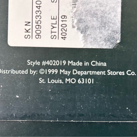 Nutcracker Village Royal Lion Nutcracker 2002***New in box*** - Picture 4 of 5